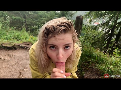 ❤️ Garota engole a ejaculação depois de um broche público - Eva Elfi Sexo superior em nós ❌